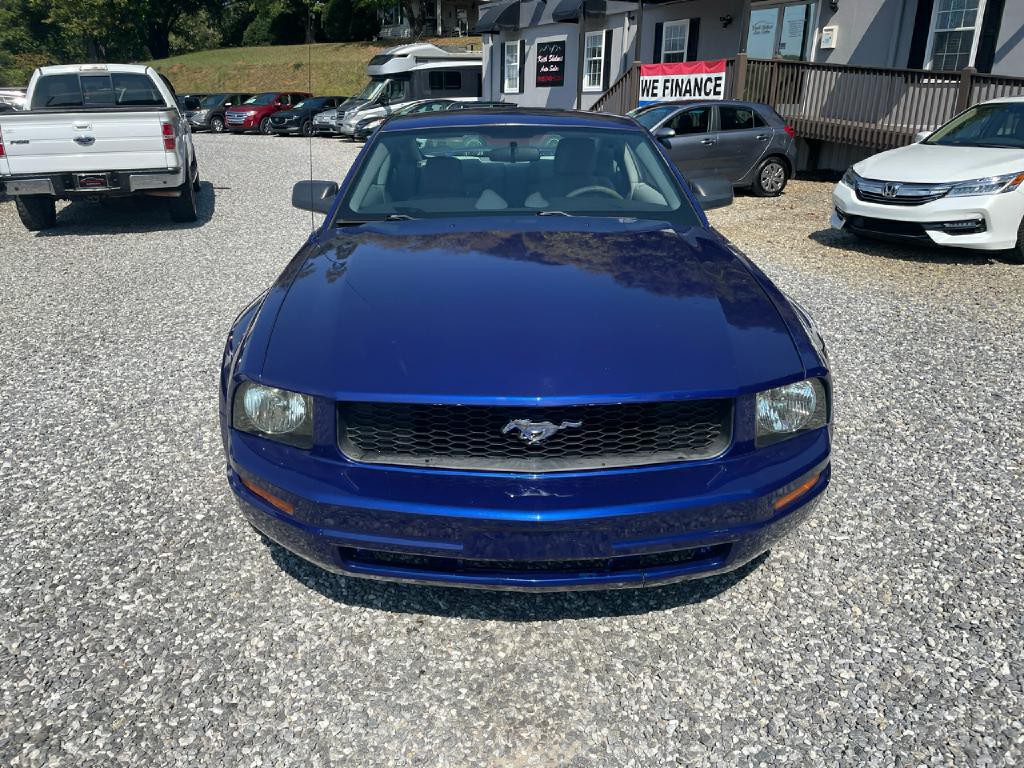2005 Ford Mustang Image 2