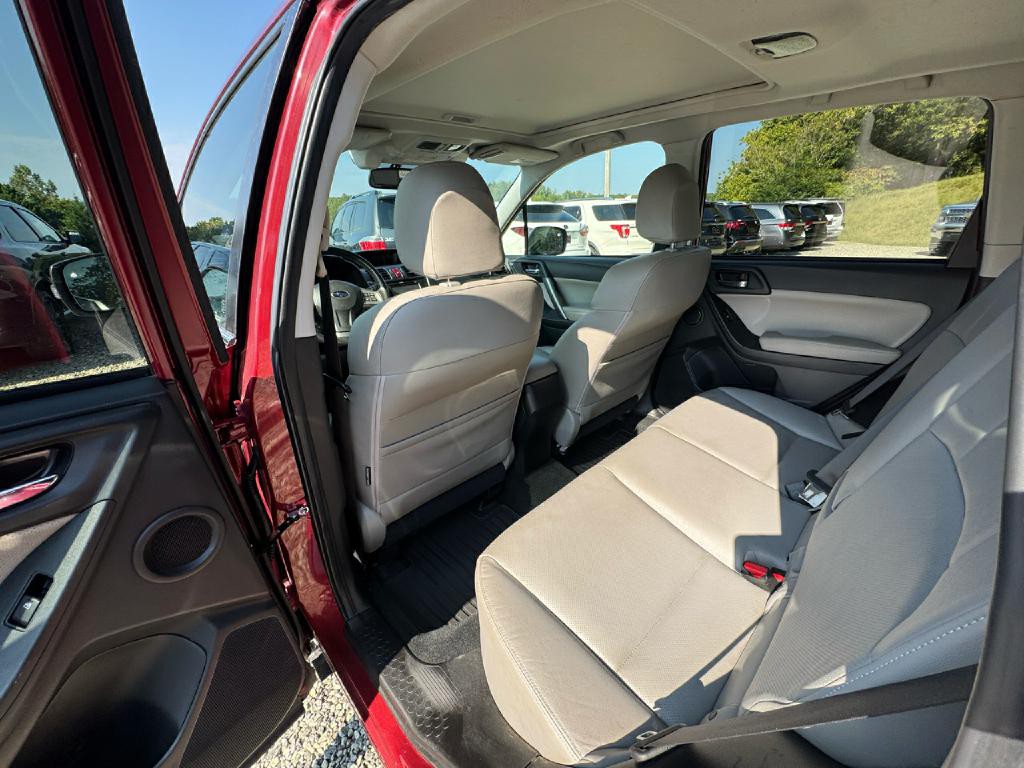 2015 Subaru Forester Image 9