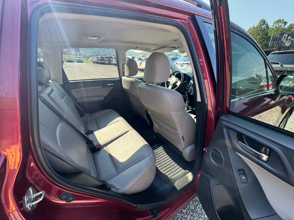 2015 Subaru Forester Image 12