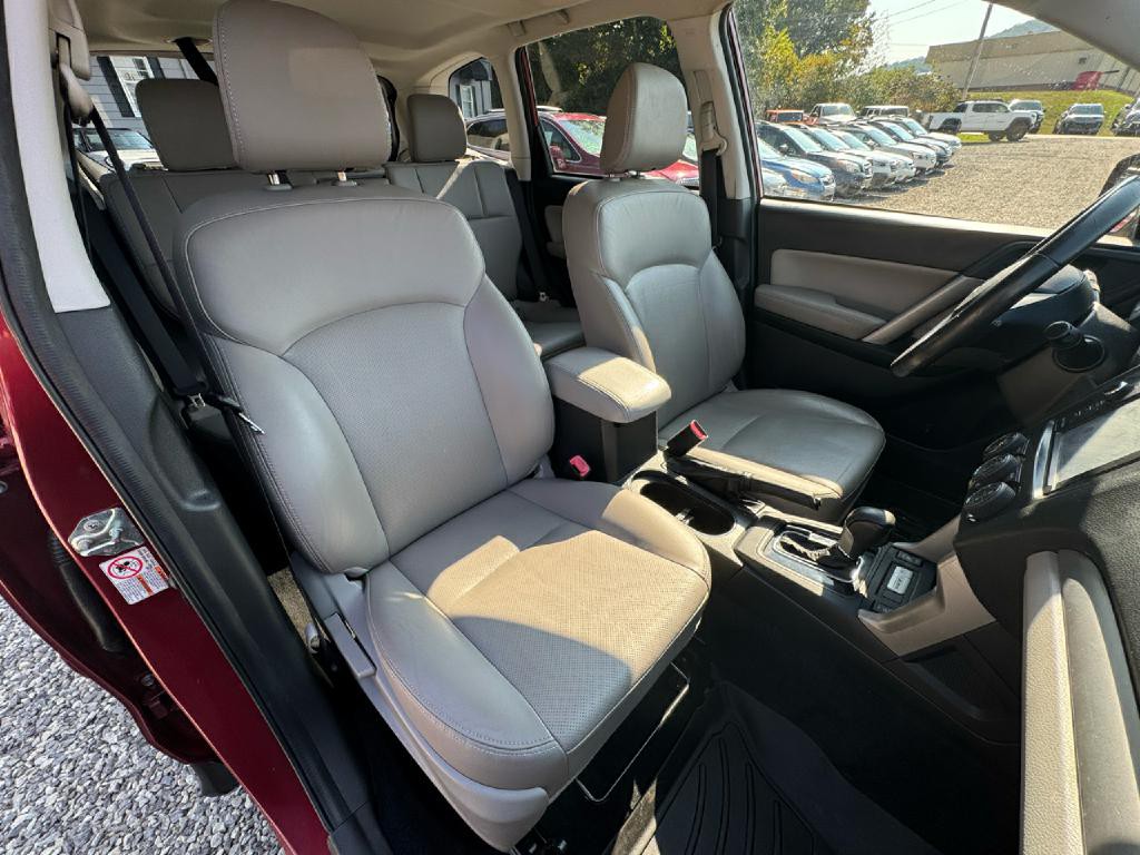2015 Subaru Forester Image 16