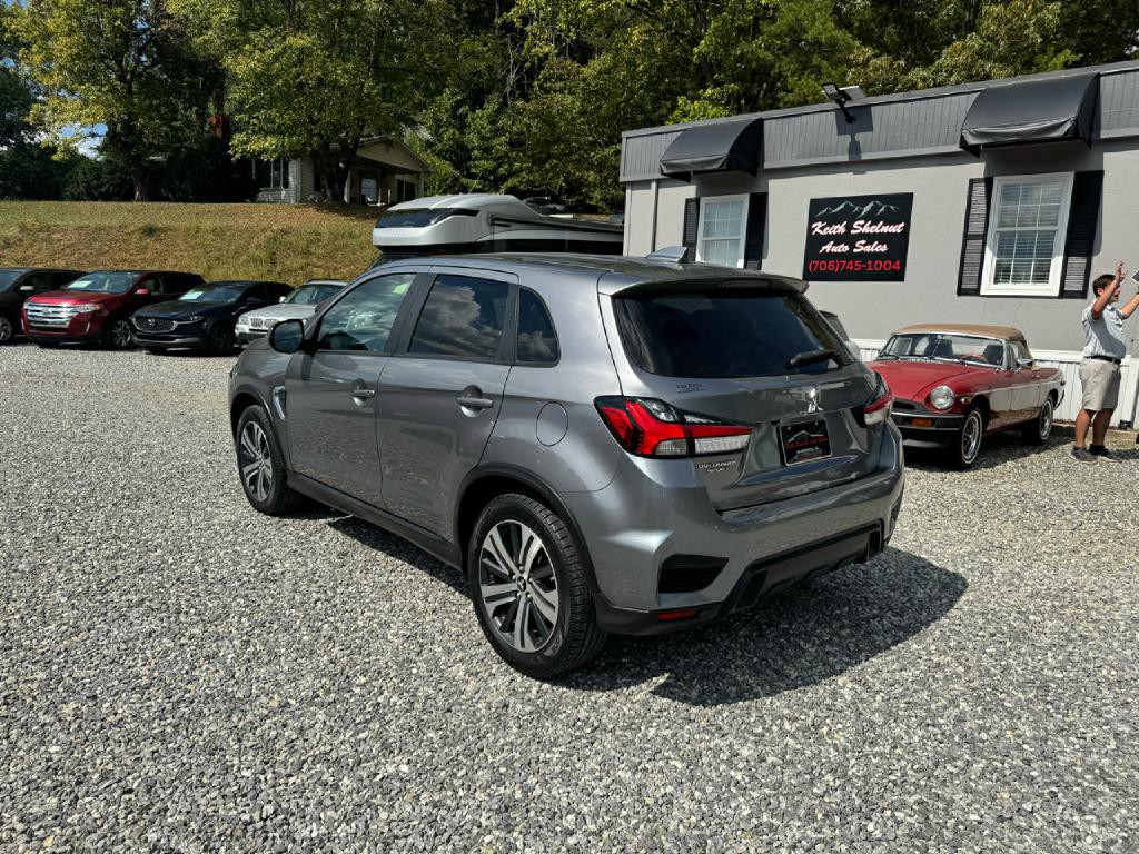 2021 Mitsubishi Outlander Image 3