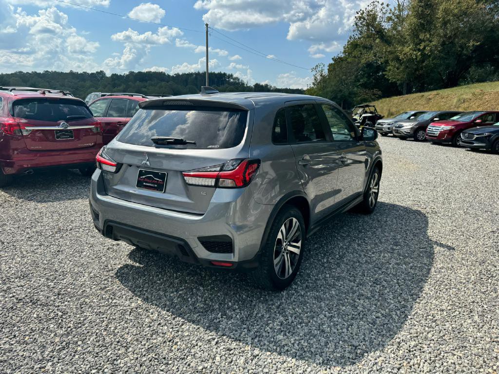 2021 Mitsubishi Outlander Image 4