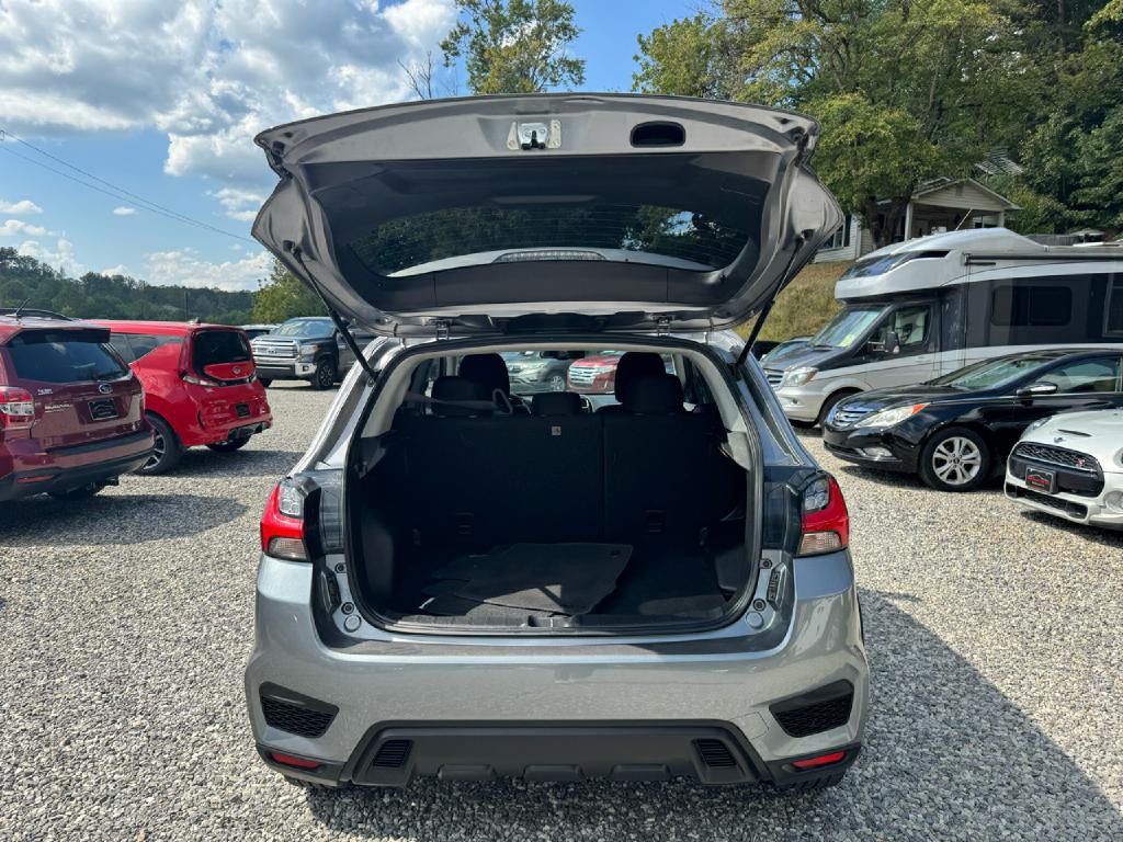 2021 Mitsubishi Outlander Image 5