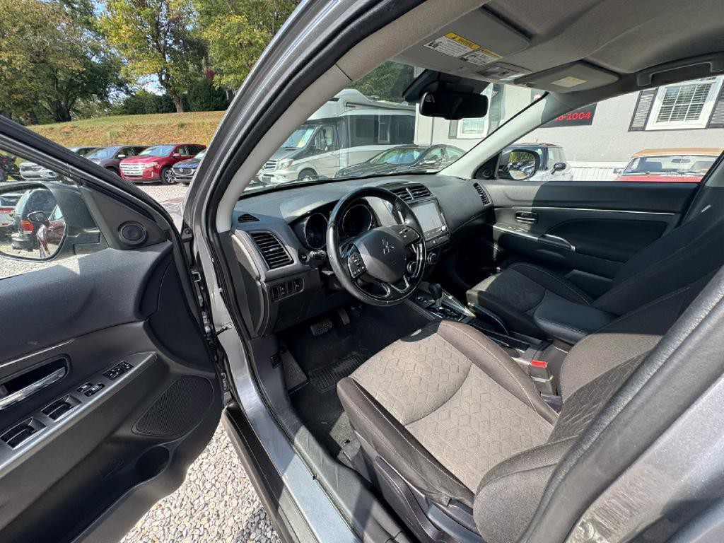 2021 Mitsubishi Outlander Image 17