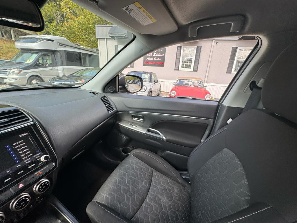 2021 Mitsubishi Outlander Image 23