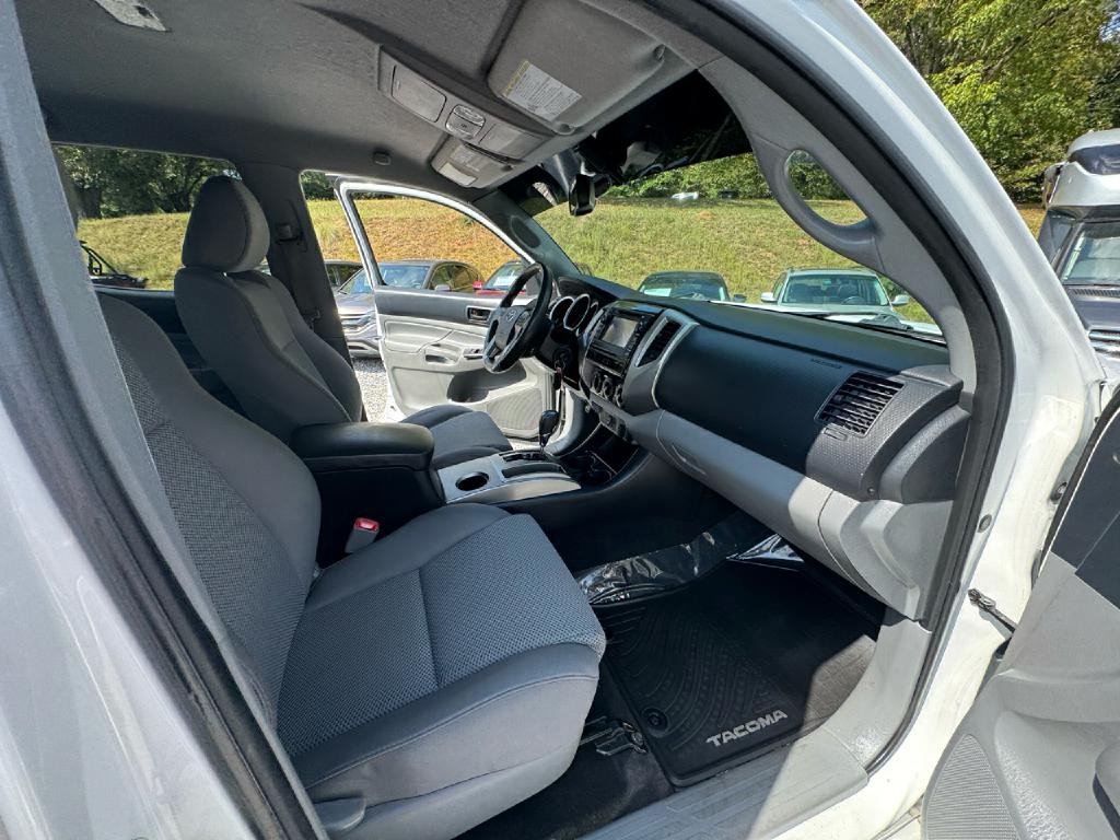 2013 Toyota Tacoma Image 12