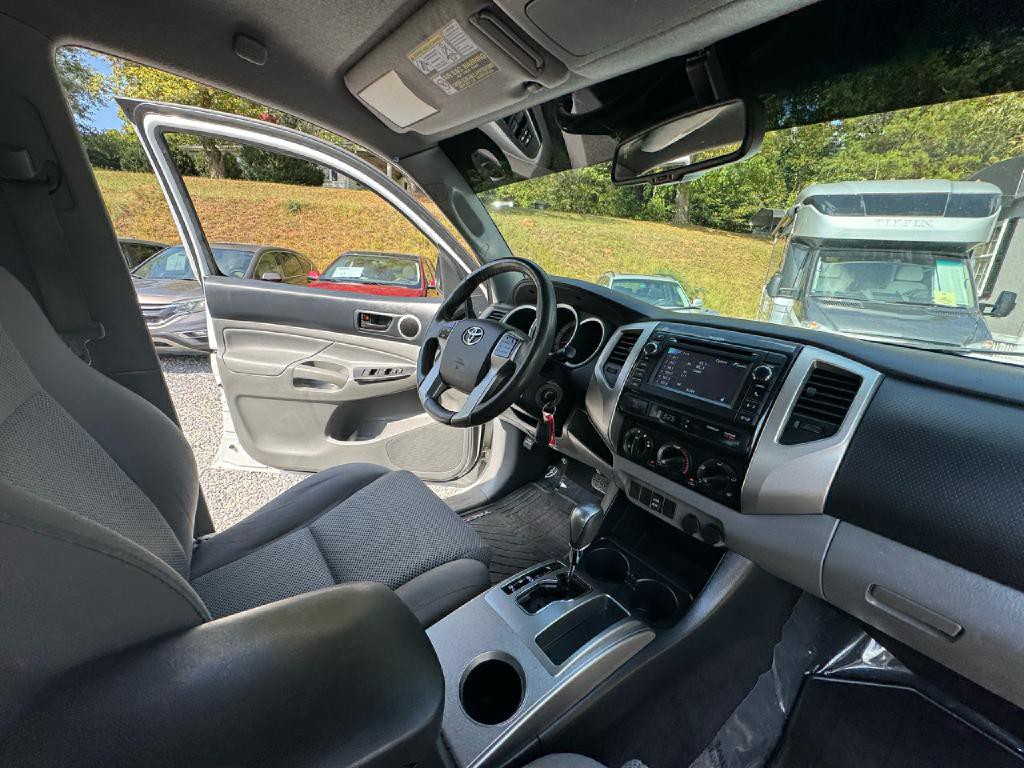 2013 Toyota Tacoma Image 14