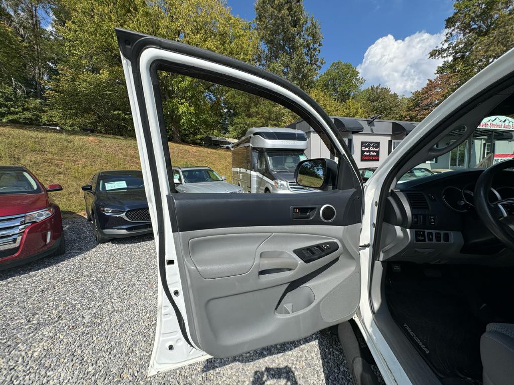 2013 Toyota Tacoma Image 15