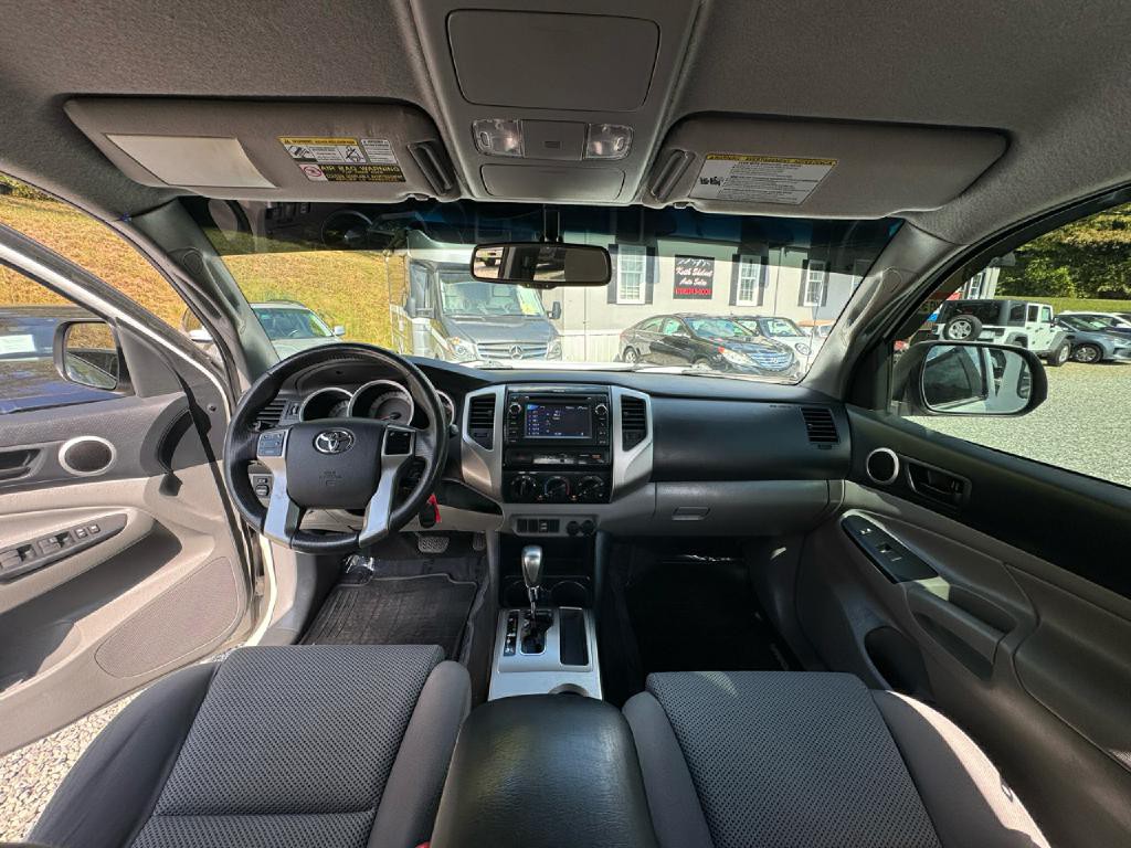 2013 Toyota Tacoma Image 18