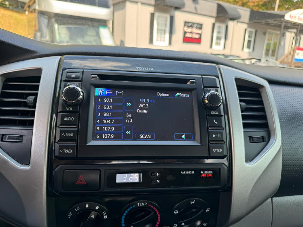 2013 Toyota Tacoma Image 23