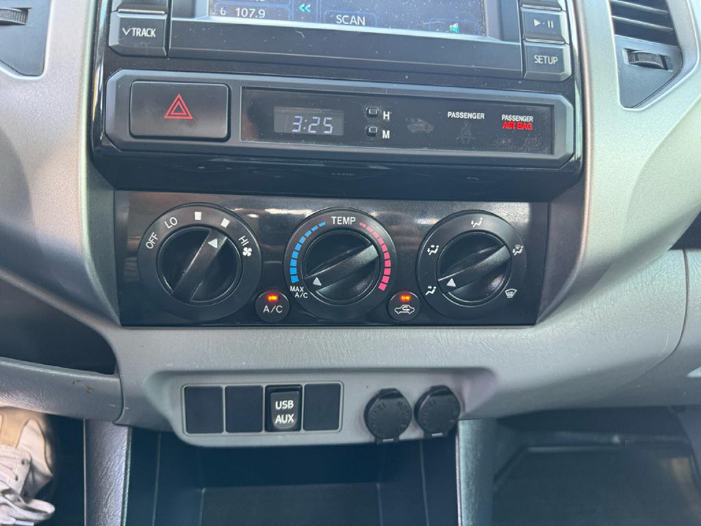 2013 Toyota Tacoma Image 24