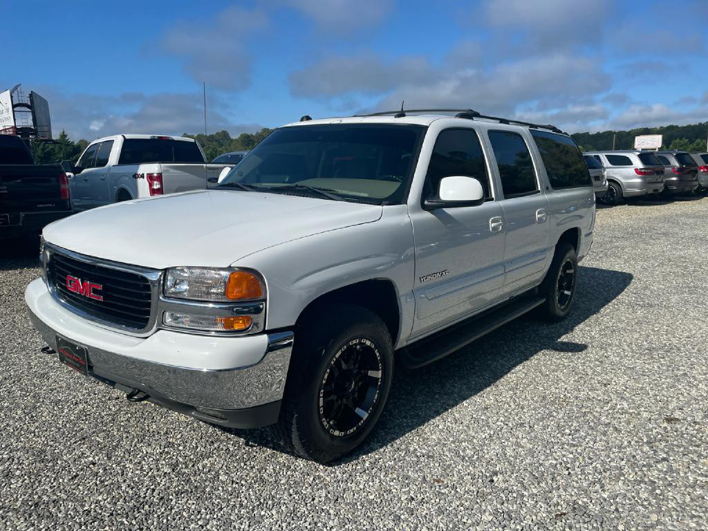 2004 GMC Yukon Image 3