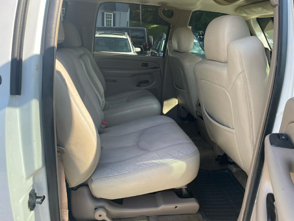 2004 GMC Yukon Image 13