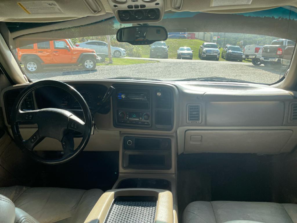 2004 GMC Yukon Image 14