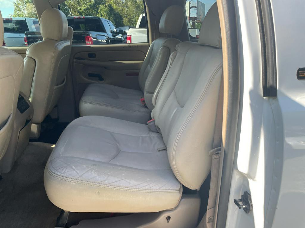 2004 GMC Yukon Image 19