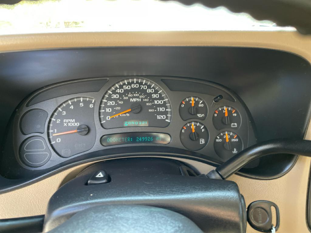 2004 GMC Yukon Image 23