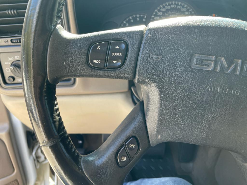 2004 GMC Yukon Image 25