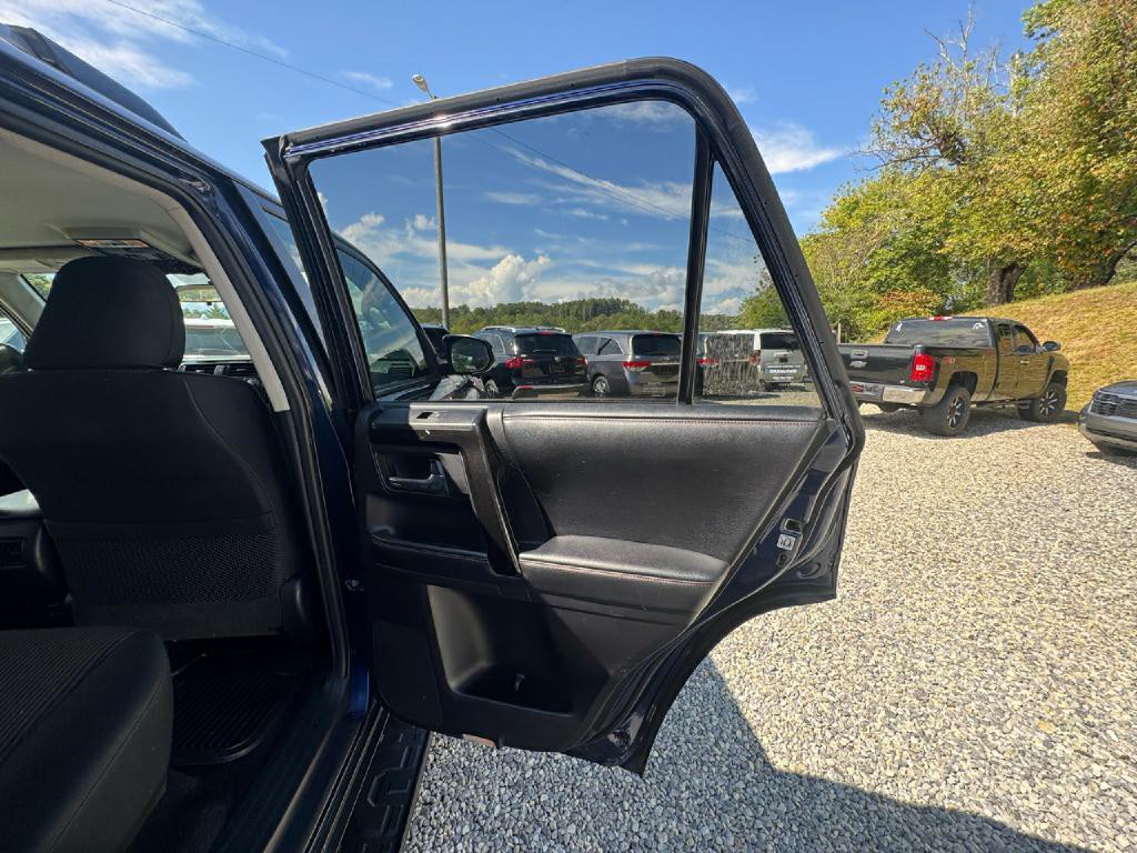 2015 Toyota 4Runner Image 10