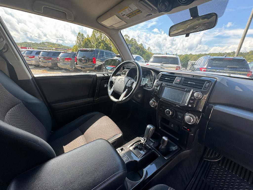 2015 Toyota 4Runner Image 16