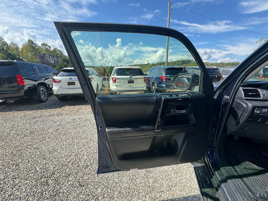 2015 Toyota 4Runner Image 17