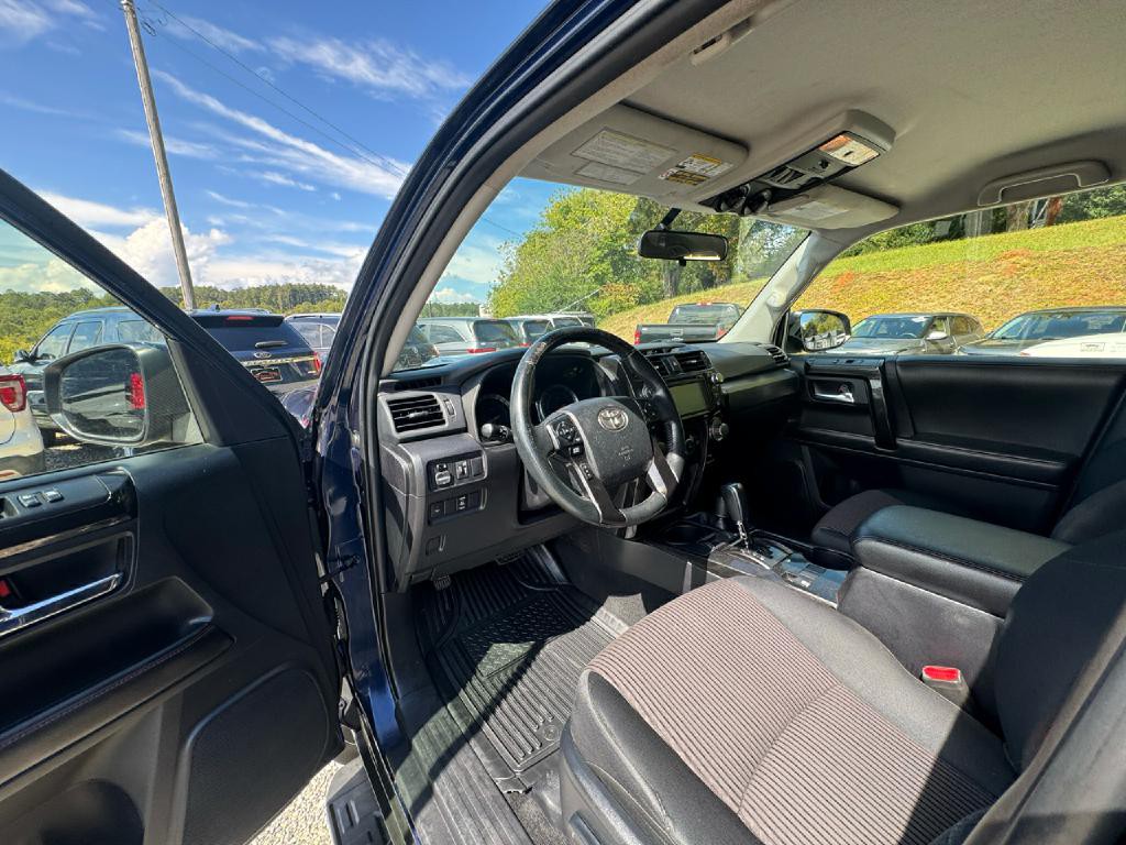 2015 Toyota 4Runner Image 18