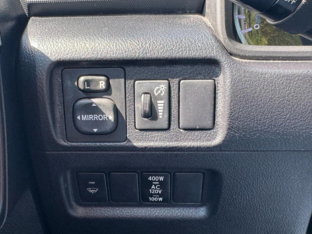 2015 Toyota 4Runner Image 25