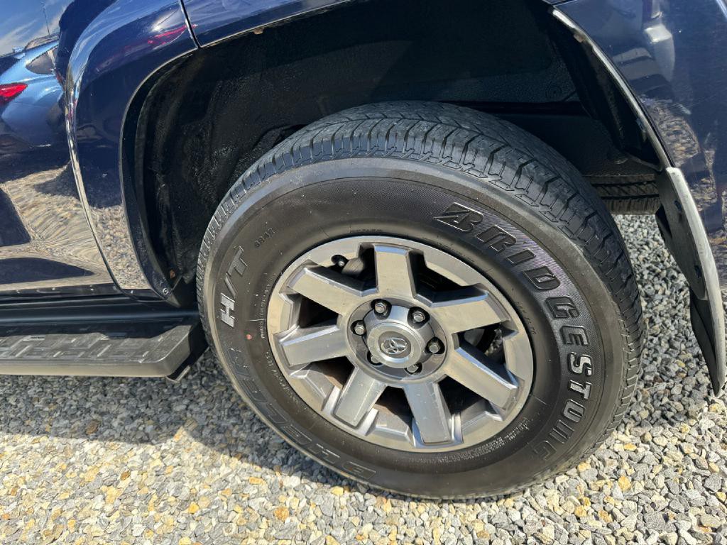 2015 Toyota 4Runner Image 33