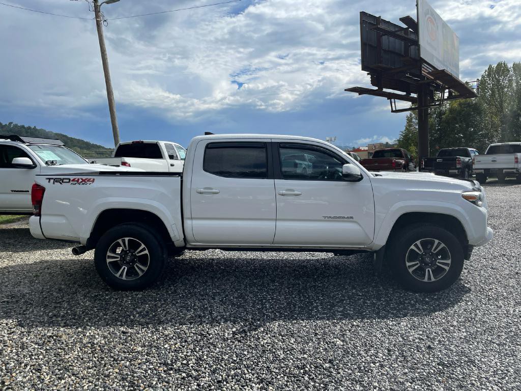 2017 Toyota Tacoma Image 6