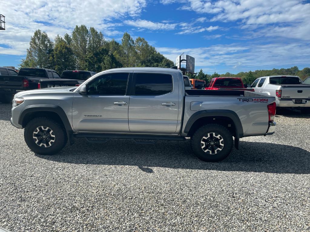 2017 Toyota Tacoma Image 3