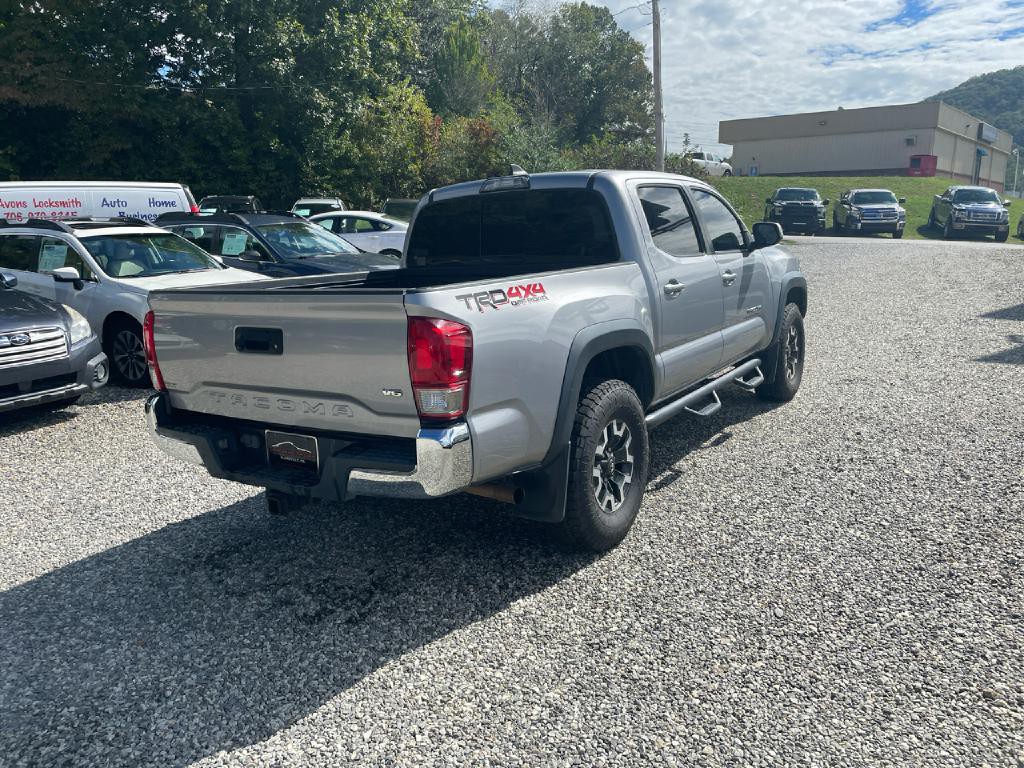 2017 Toyota Tacoma Image 5
