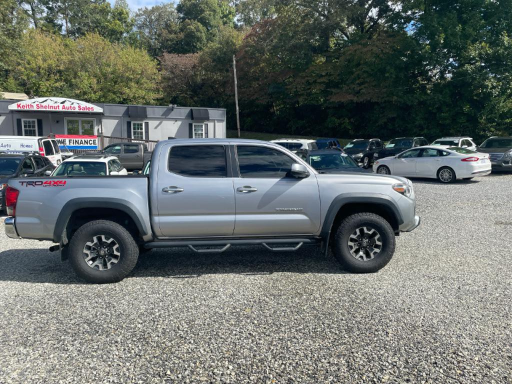 2017 Toyota Tacoma Image 6