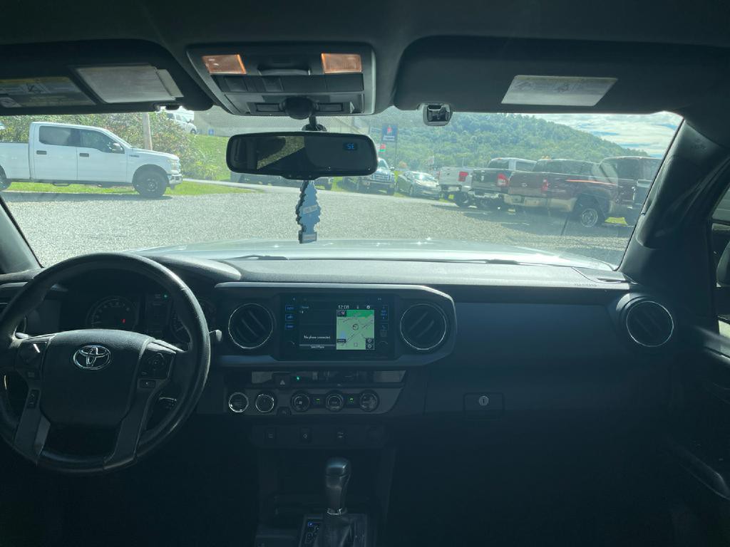 2017 Toyota Tacoma Image 7
