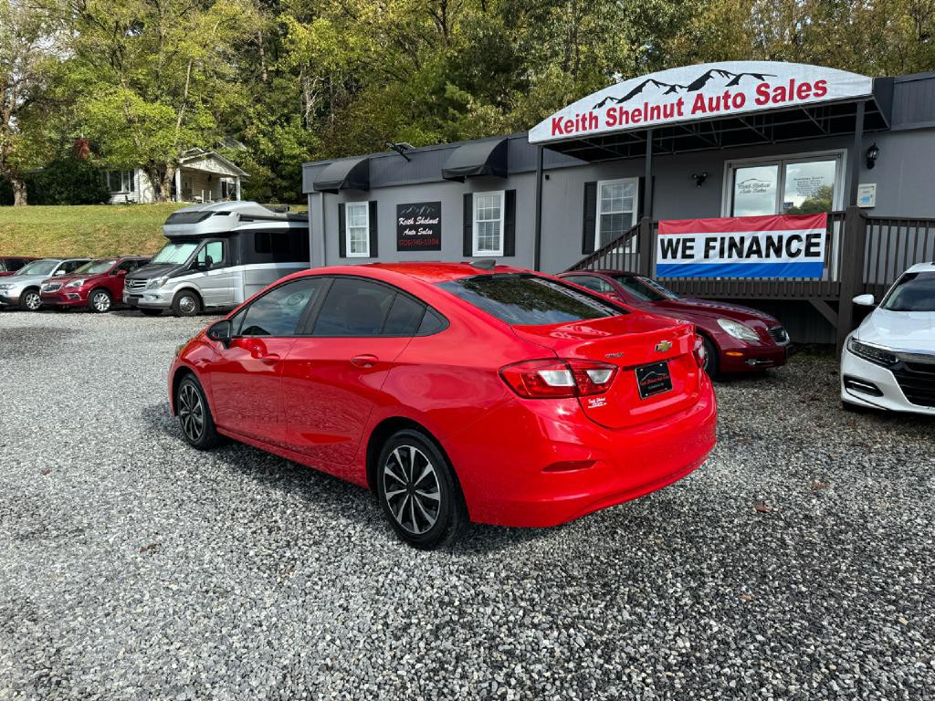 2018 Chevrolet Cruze Image 3