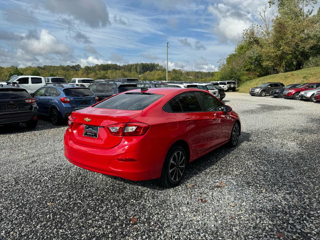 2018 Chevrolet Cruze Image 4