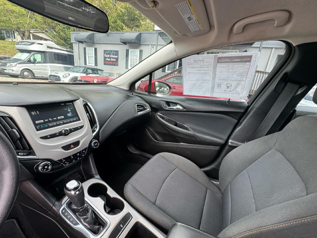 2018 Chevrolet Cruze Image 31