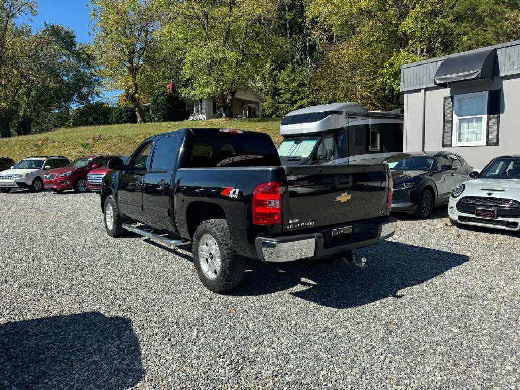 2010 Chevrolet Silverado 1500 Image 3