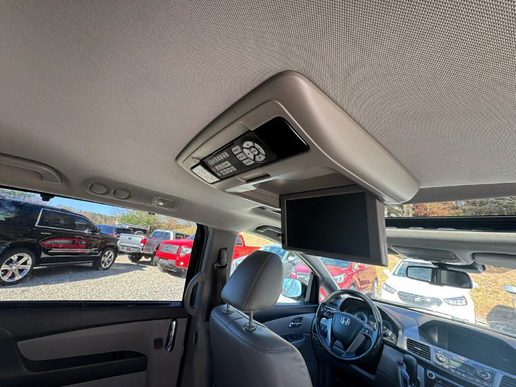 2015 Honda Odyssey Image 9