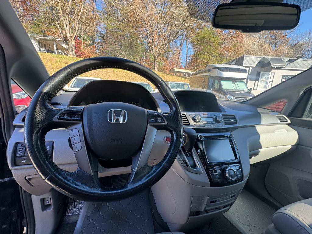 2015 Honda Odyssey Image 14