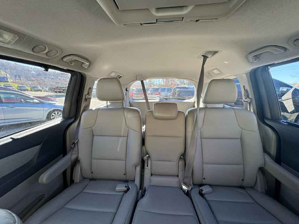 2015 Honda Odyssey Image 18