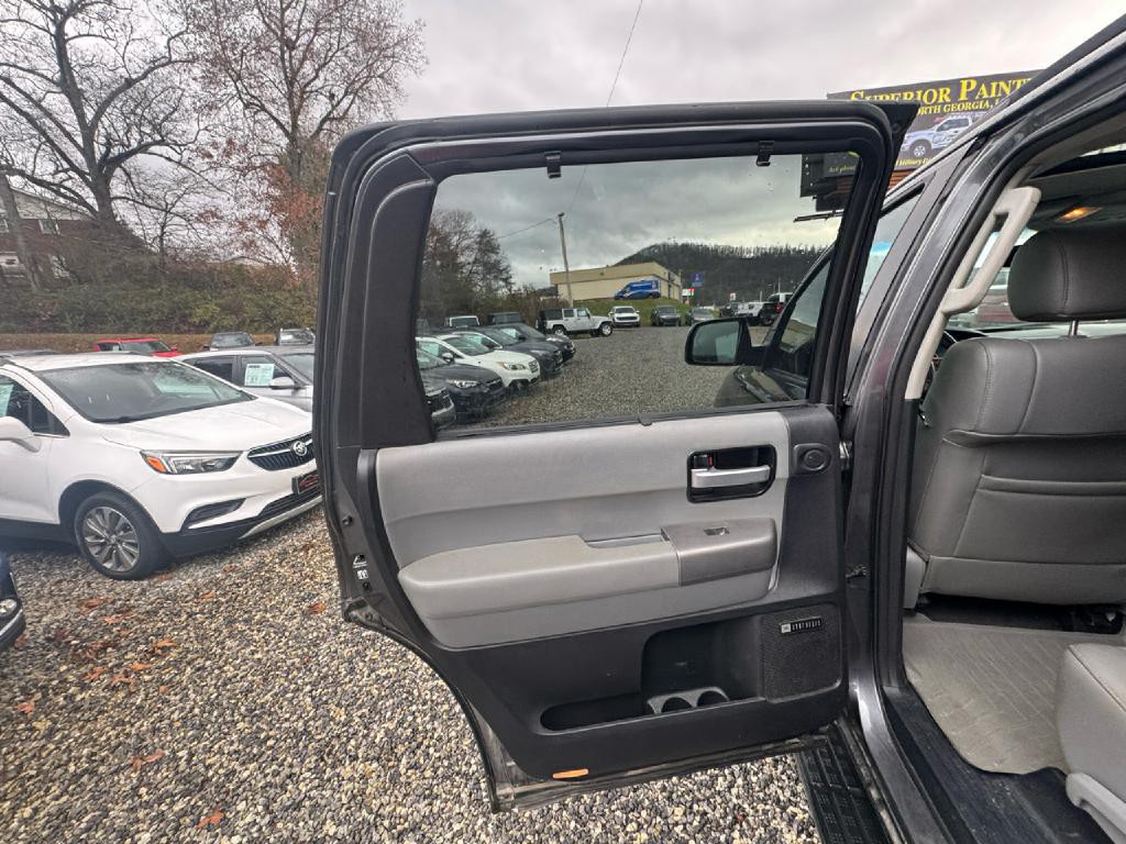 2016 Toyota Sequoia Image 7