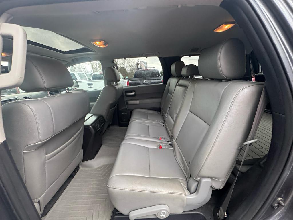 2016 Toyota Sequoia Image 8