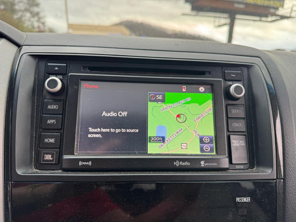 2016 Toyota Sequoia Image 18