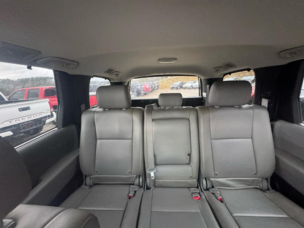 2016 Toyota Sequoia Image 22
