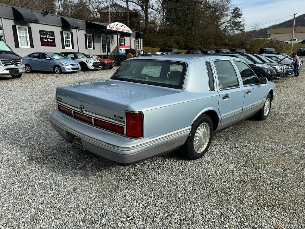 1997 Lincoln Town Car Image 4