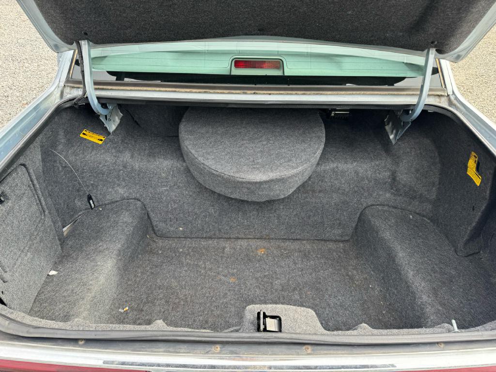 1997 Lincoln Town Car Image 6