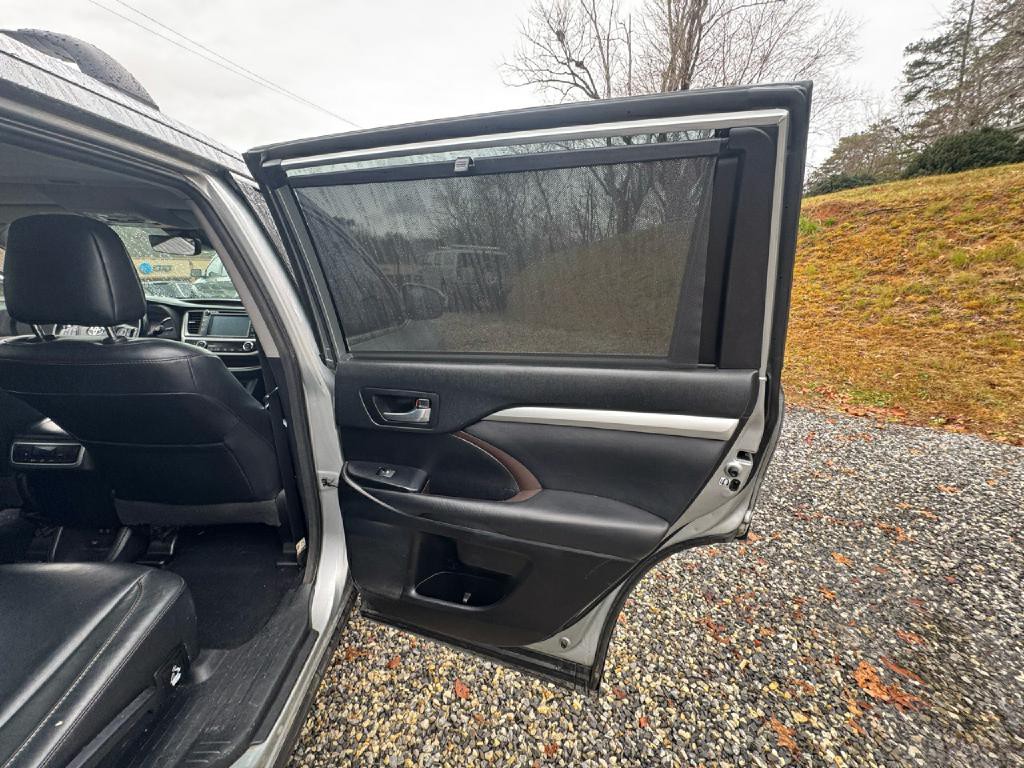 2018 Toyota Highlander Image 11