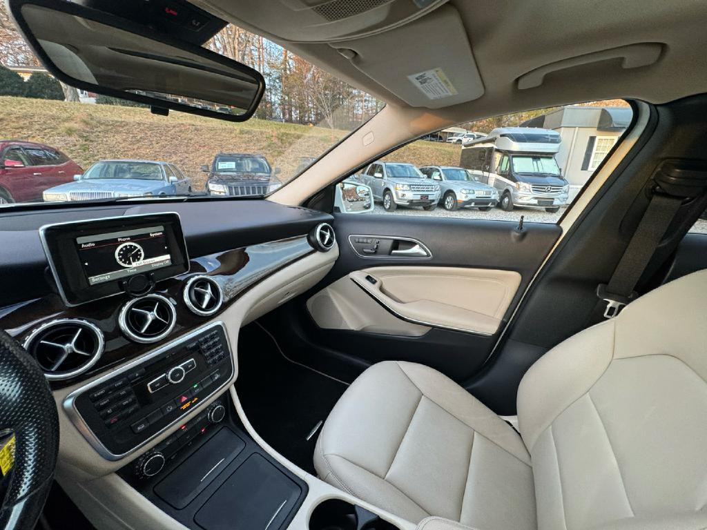 2015 Mercedes-Benz GLA-Class Image 24