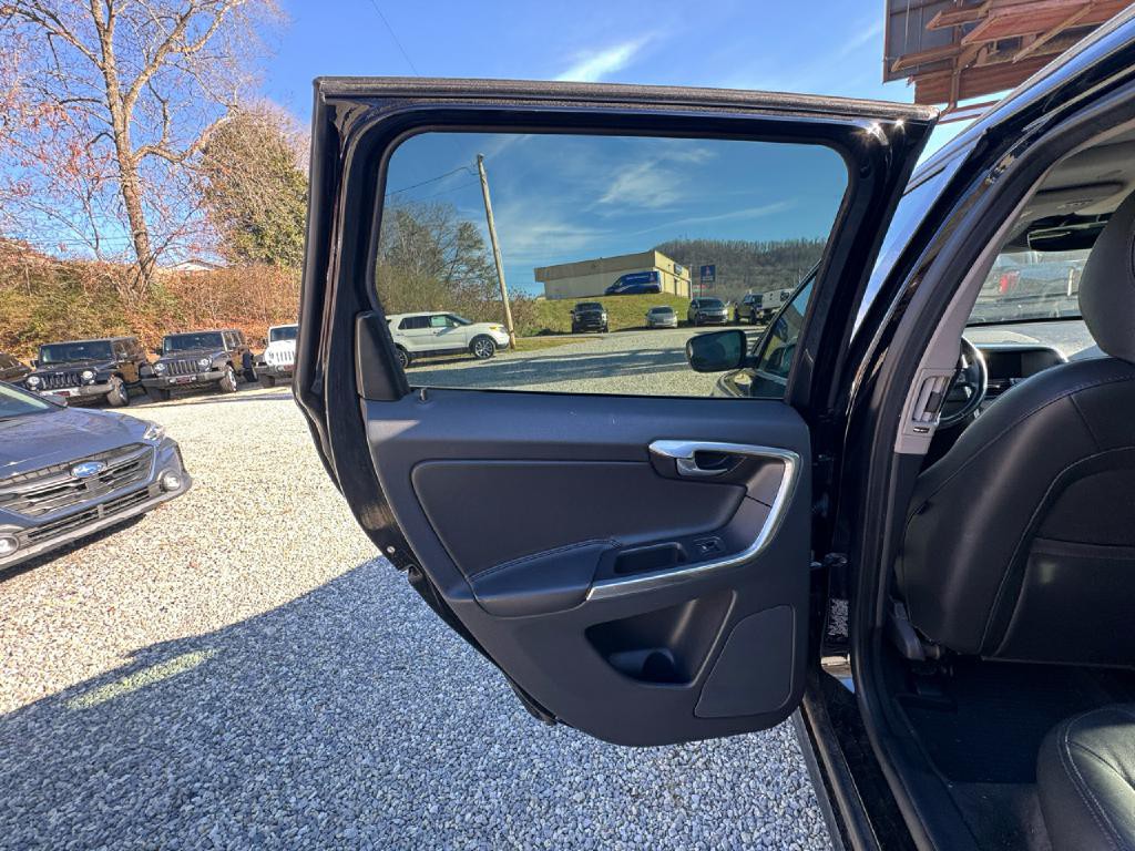 2016 Volvo XC60 Image 6