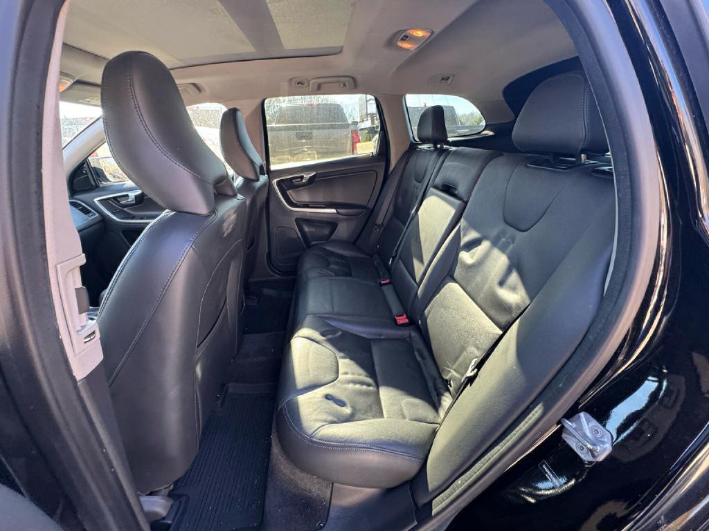 2016 Volvo XC60 Image 7