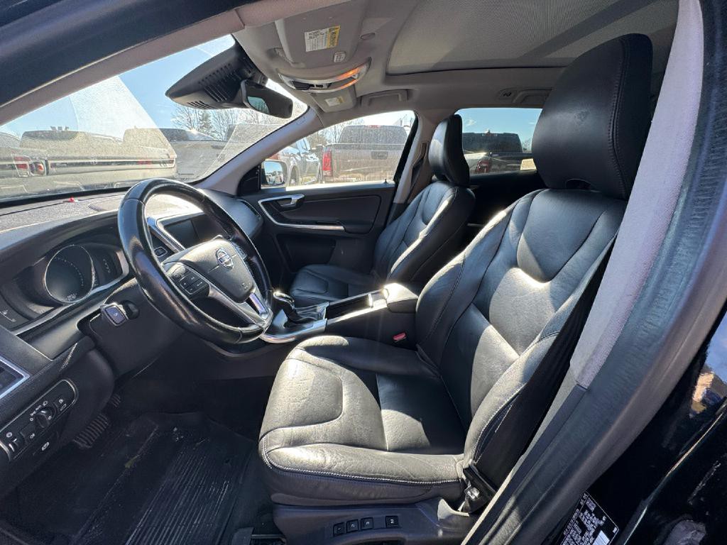 2016 Volvo XC60 Image 14